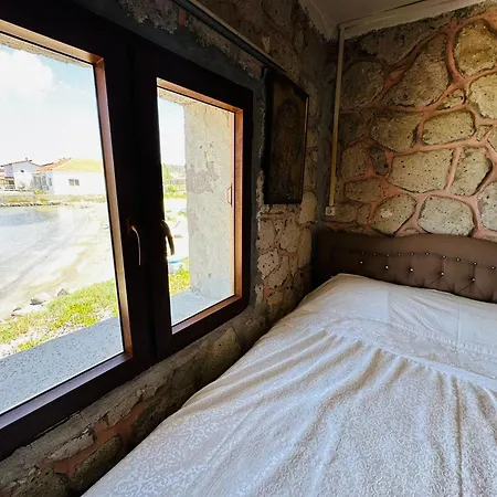 Denize Sifir-otantik Tas Ev Villa *