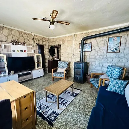 Denize Sifir-otantik Tas Ev Villa