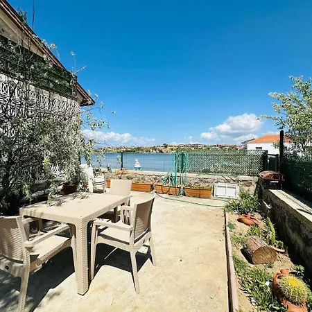 Denize Sifir-otantik Tas Ev Cesme